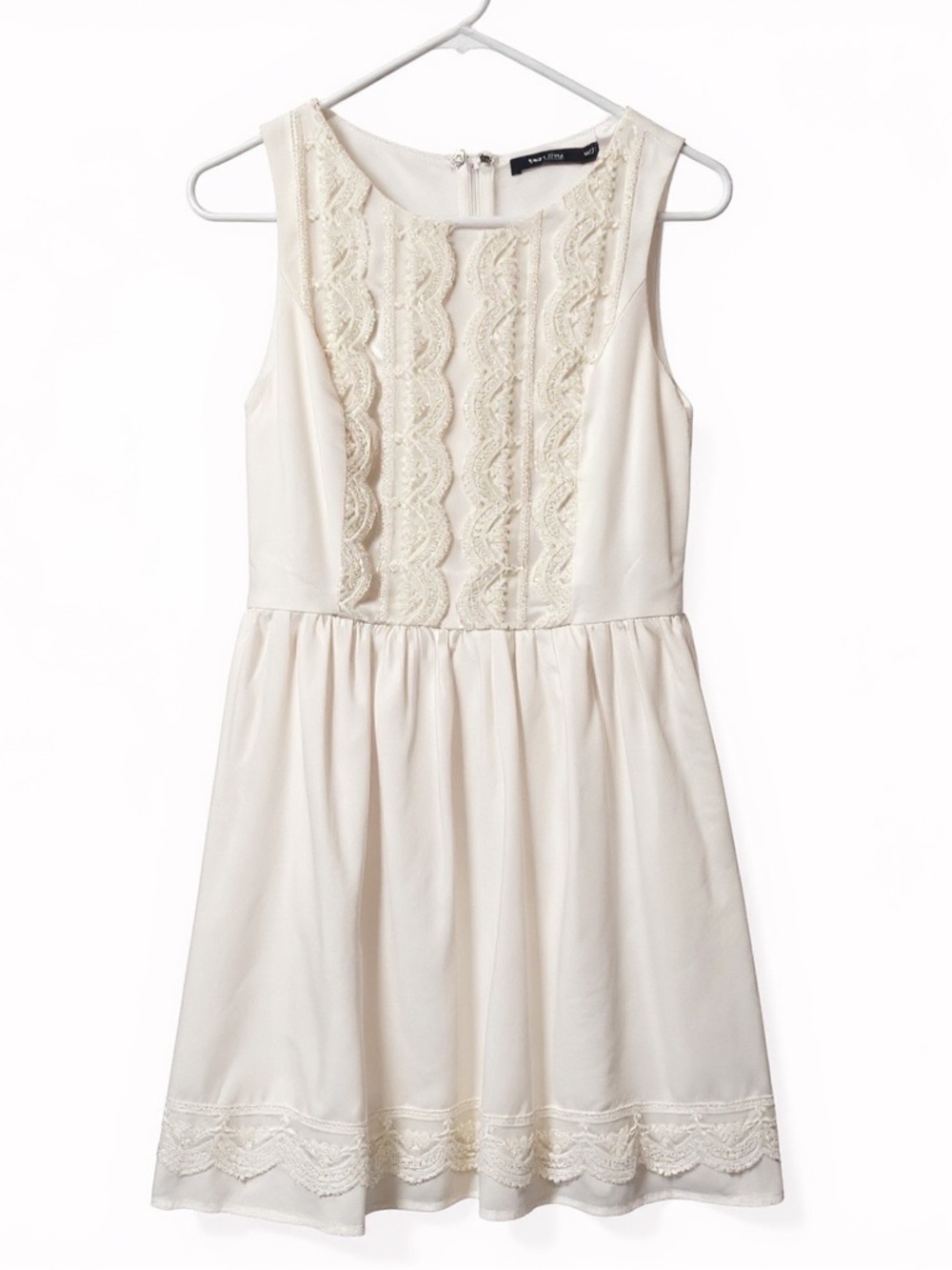 Doe & Rae Cream Lace-Panel Sleeveless Dress